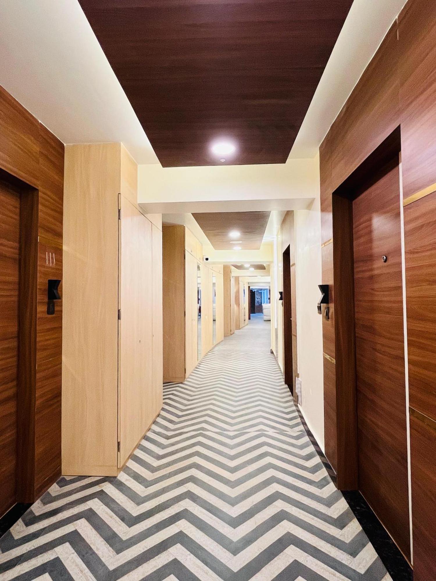 Luxury Stay At Hotel Broadway Boutique Mall Road Chowrasta Near Mahakal Temple Дарджилинг Екстериор снимка