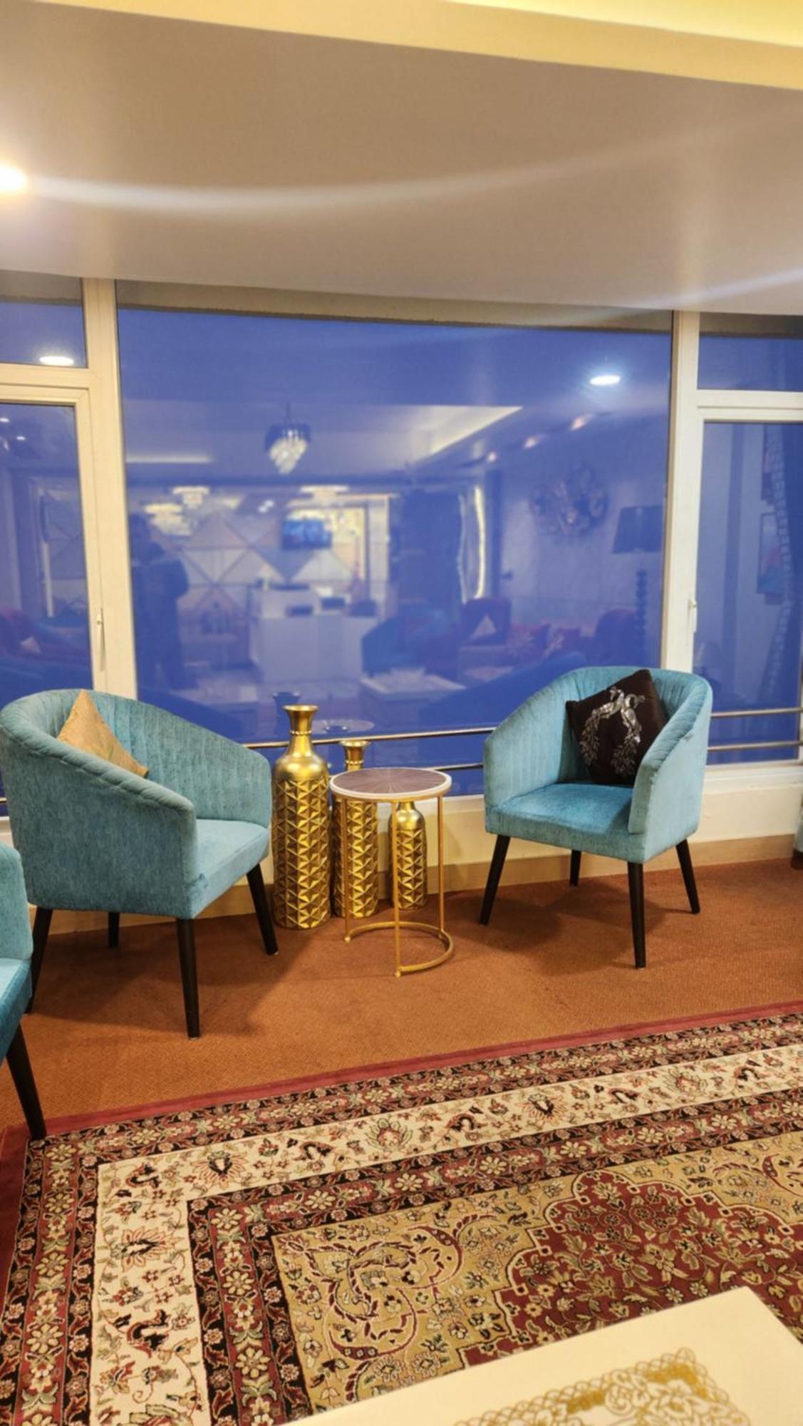 Luxury Stay At Hotel Broadway Boutique Mall Road Chowrasta Near Mahakal Temple Дарджилинг Екстериор снимка